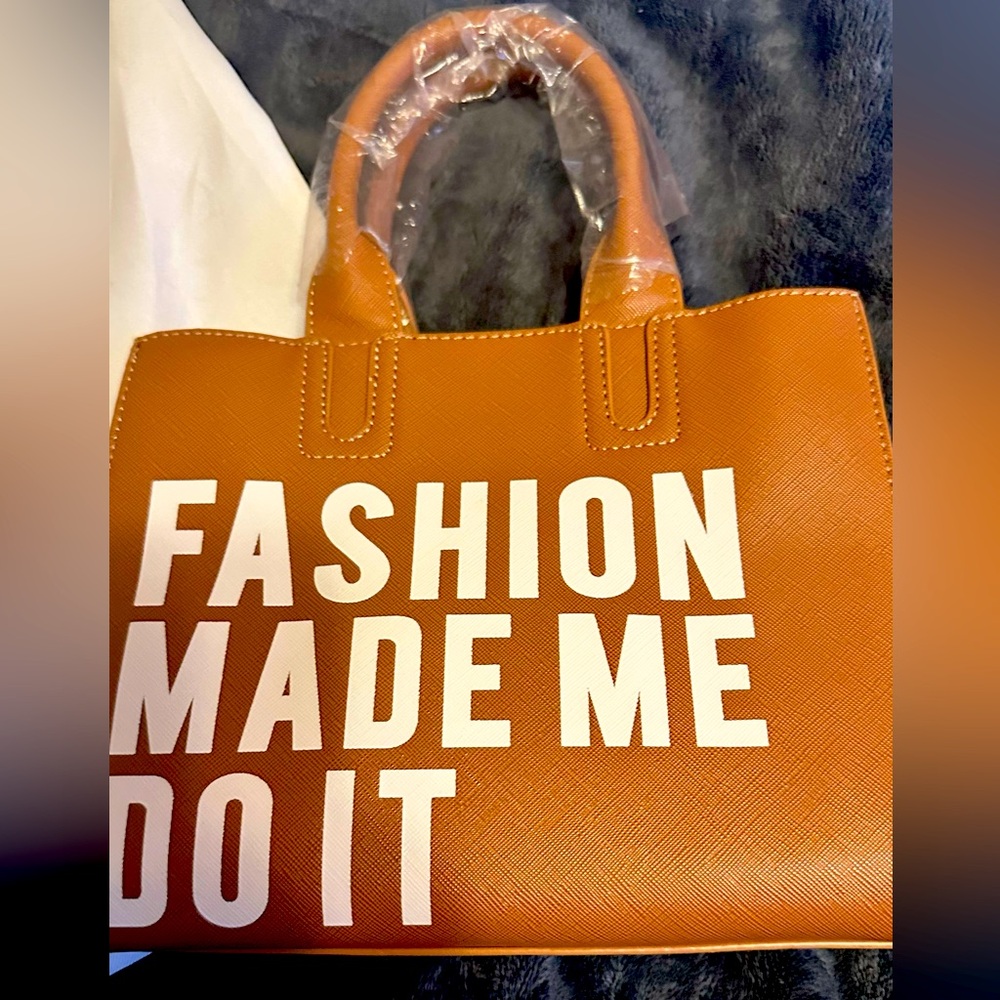 House of Rehab medium shopper tote in a beautiful brown color. Perfect for fall.